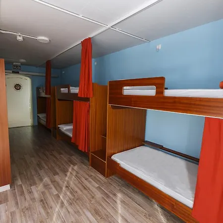 Hostel Arribada *